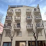 Urban Apartment 65